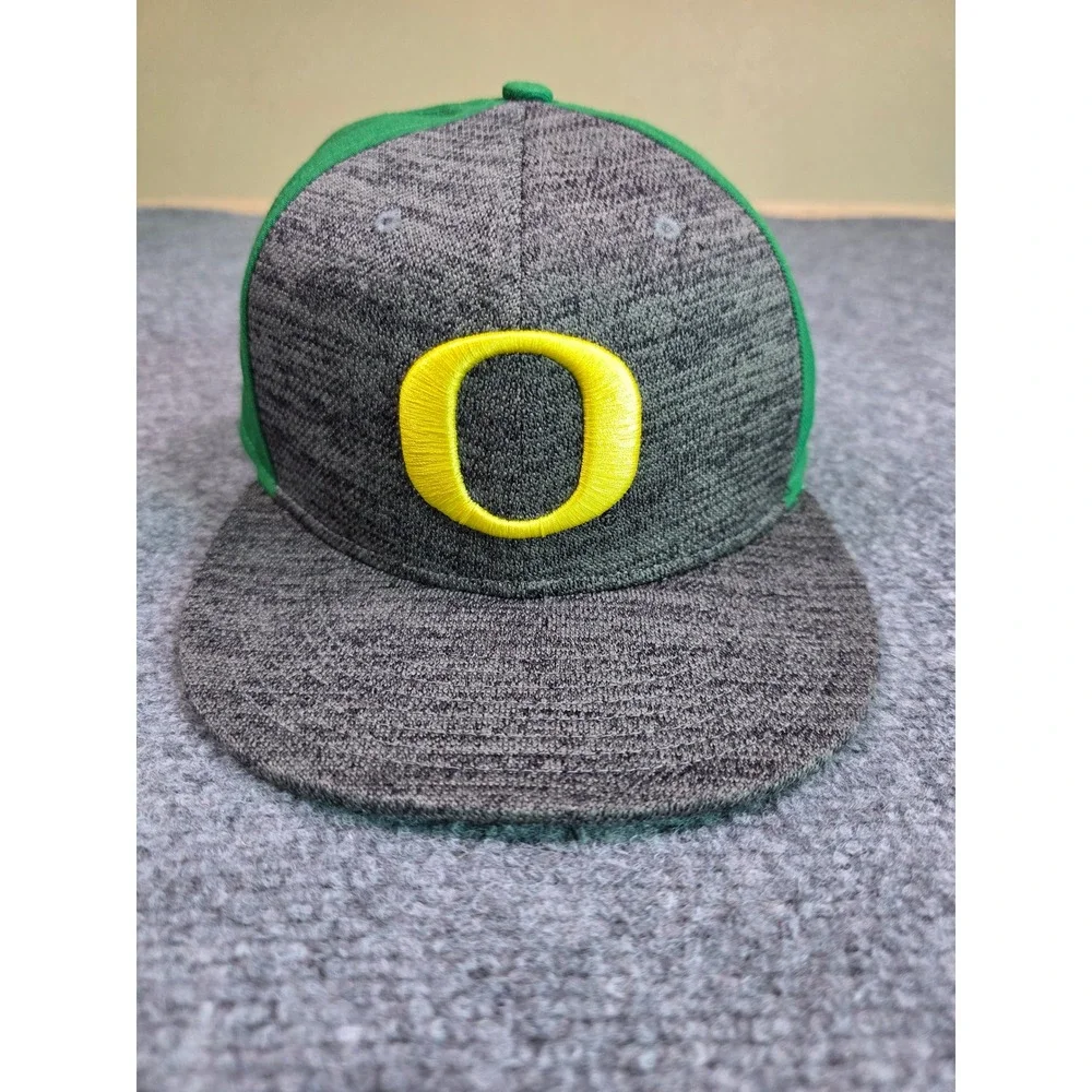 Oregon Ducks Nike Hat Mens OSFM Green Grey True Snapback Flat Brim NCAA Pac-12